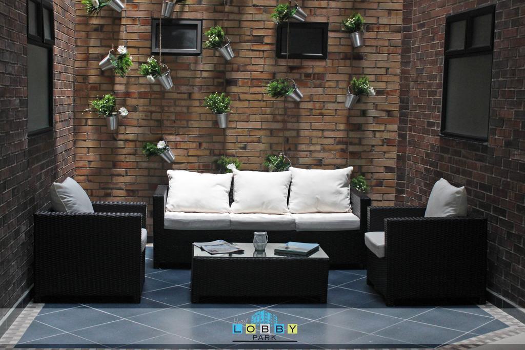 Lobby Park Hotel Medellín Buitenkant foto